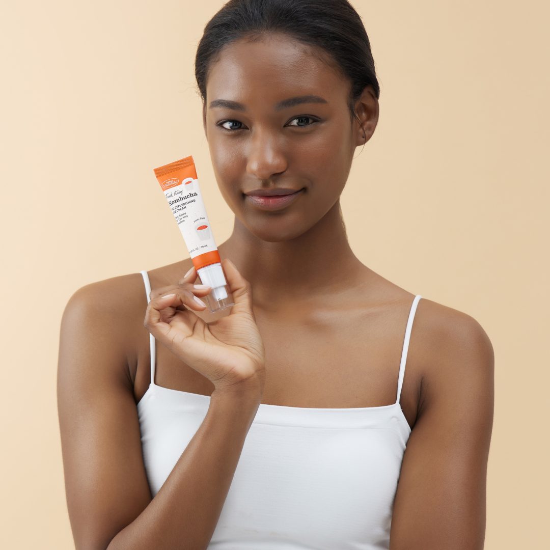 KOMBUCHA FIG REPLENISHING EYE CREAM_04